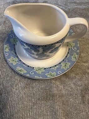 Pfaltzgraff Blue Isle Pattern Gravy Boat with Underplate 16oz